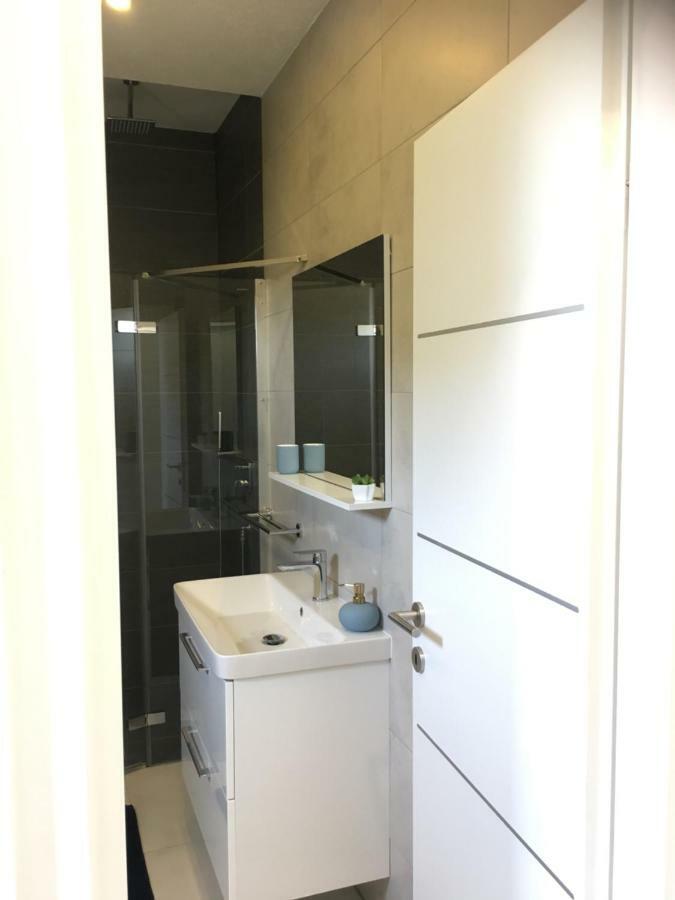 Apartment Grey Пореч Екстериор снимка
